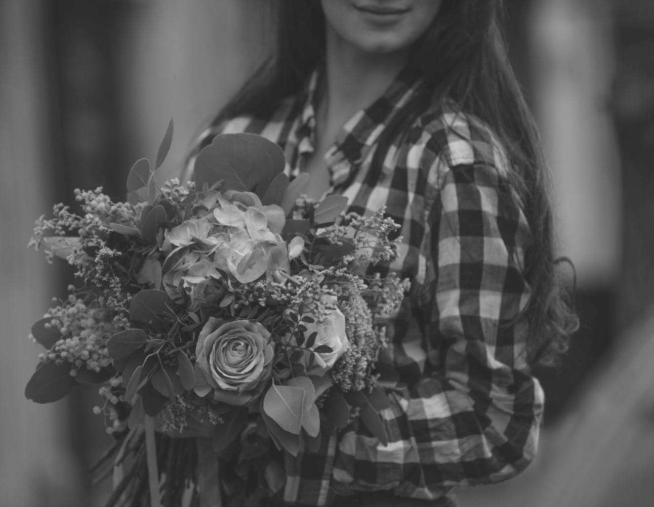 Floristische Komposition mit klaren Proportionen